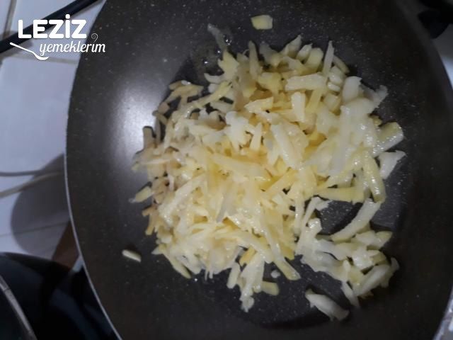 Patatesli Havuçlu Omlet (Çocuklara Özel Kahvaltılık)