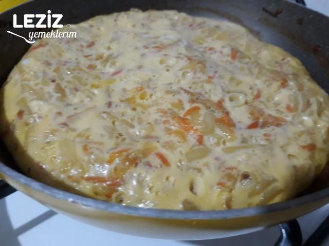 Patatesli Havuçlu Omlet (Çocuklara Özel Kahvaltılık)