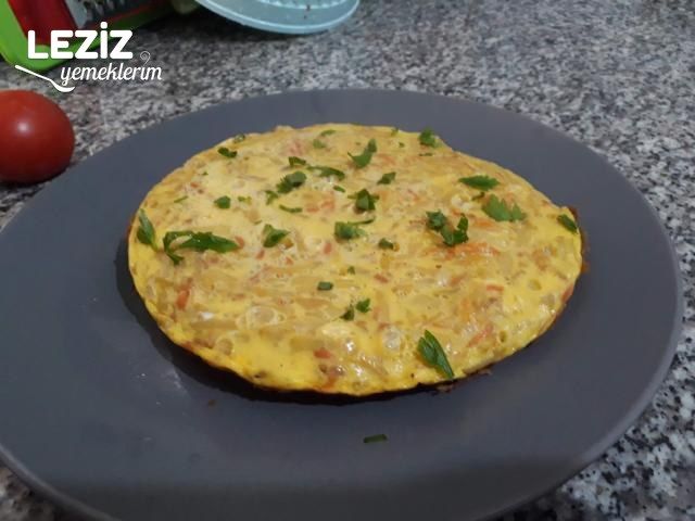 Patatesli Havuçlu Omlet (Çocuklara Özel Kahvaltılık)