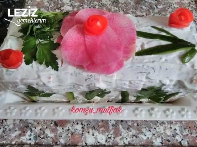 Tavuklu Sandviç Salata