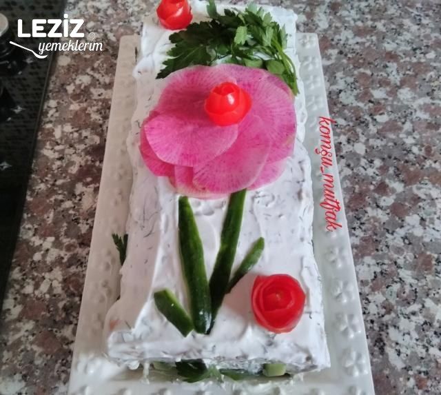 Tavuklu Sandviç Salata