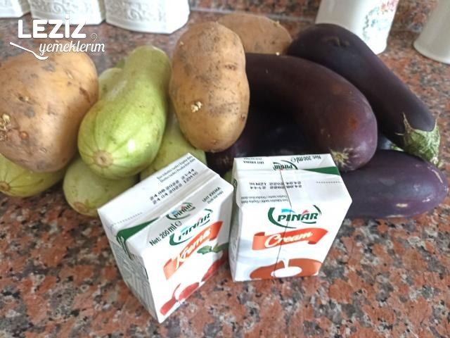 Fırında Kremalı Kaşarlı Sebze