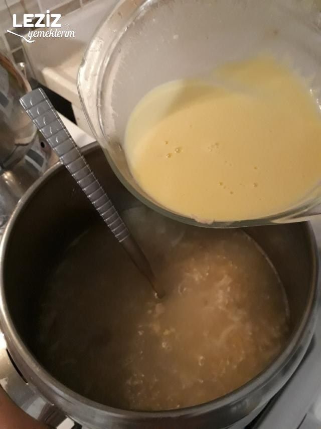 Terbiyeli Arpa Şehriye Çorbası