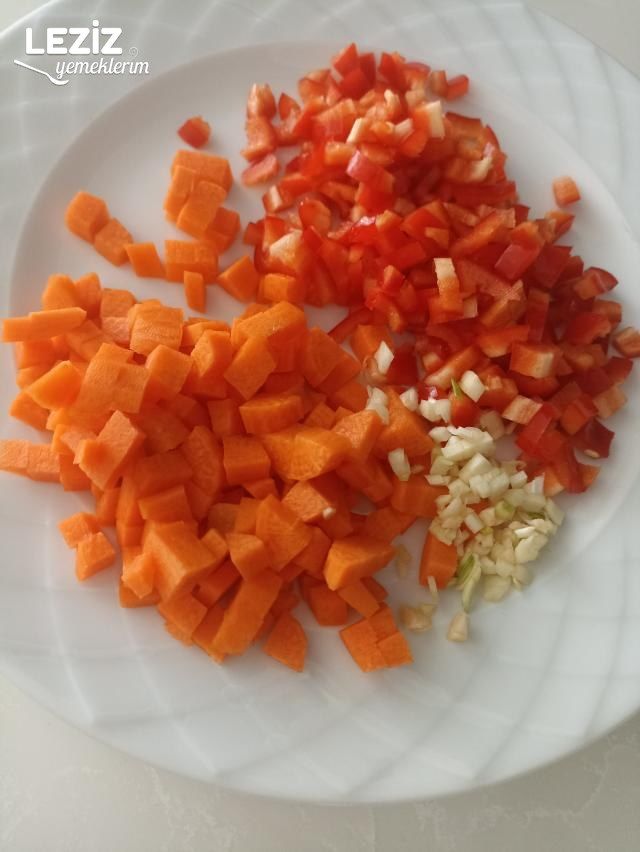 Kremasız Kremalı Tadında Çorba