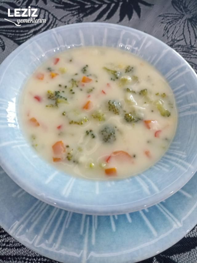 Kremasız Kremalı Tadında Çorba