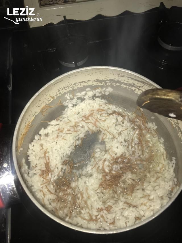 Pirinç Pilavı (Tel Şehriyeli)