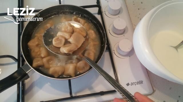 Kayseri Usulü Mantı Yoğurtlama