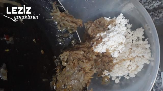 Tavada Gül Böreği