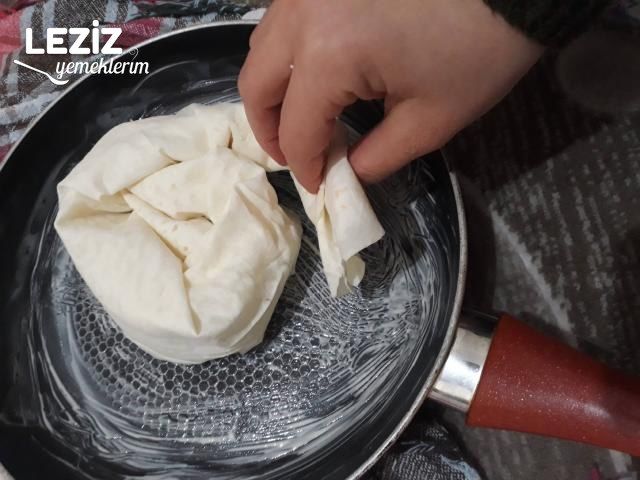 Tavada Gül Böreği