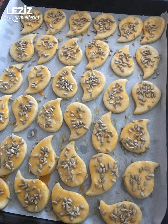 Ayçekirdekli Tuzlu Kurabiye (Günlerce Bayatlamayan)