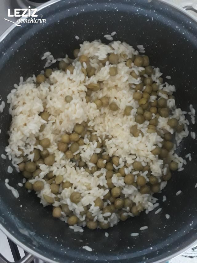 Bezelyeli Pirinç Pilavı