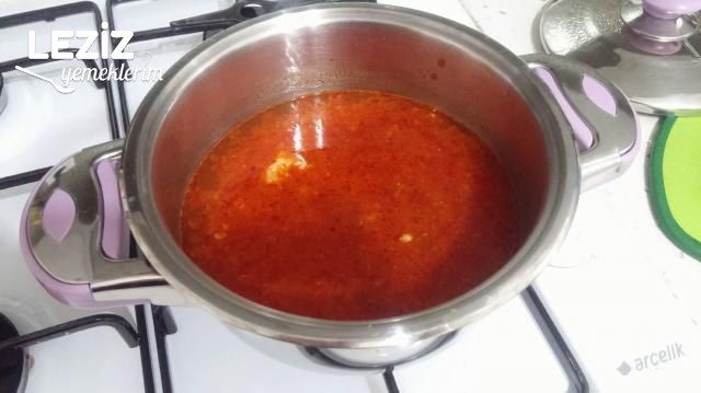 Domatesli Sarımsaklı Arpa Şehriye Çorbası