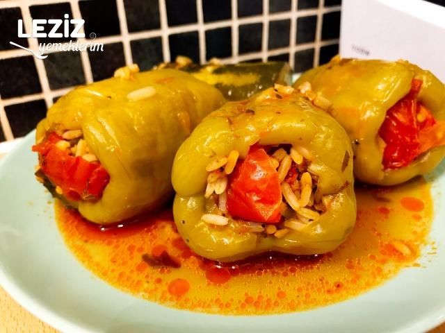 Leziz Biber Dolması (Zeytin Yağlı)