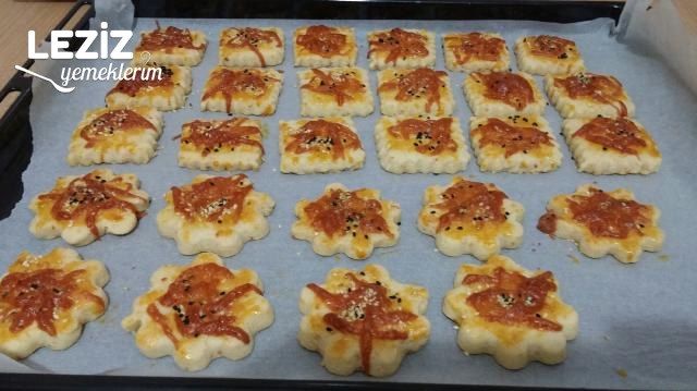 Ağızda Dağılan İçi Dışı Kaşar Peynirli Kurabiye (1 Hafta Bayatlamayan)