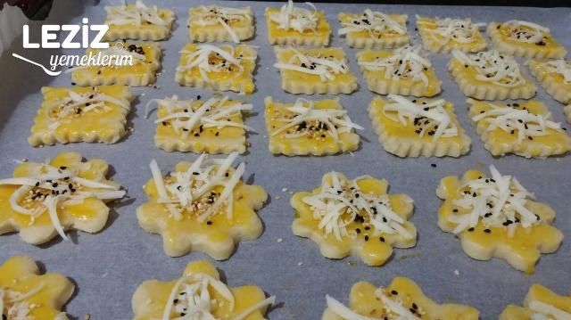 Ağızda Dağılan İçi Dışı Kaşar Peynirli Kurabiye (1 Hafta Bayatlamayan)