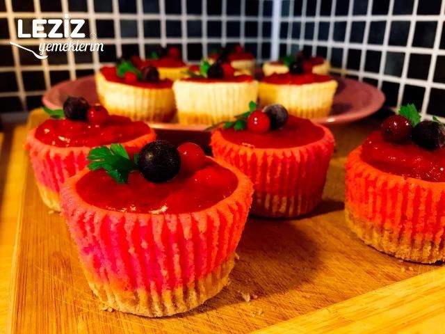 Muffin Kalıbında Mini Cheesecake Tarifi