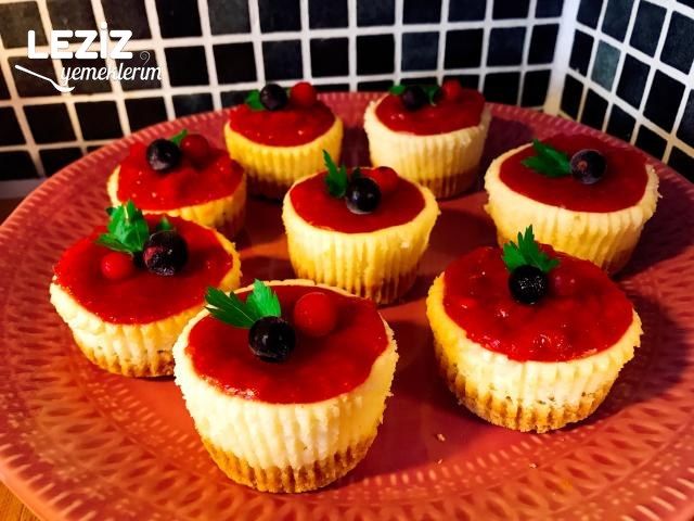 Muffin Kalıbında Mini Cheesecake Tarifi
