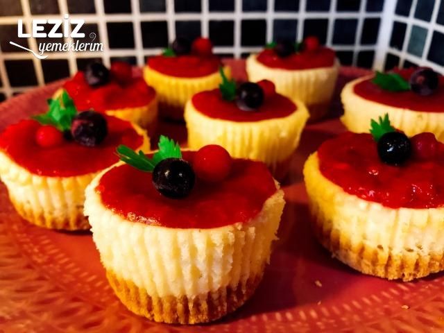 Muffin Kalıbında Mini Cheesecake Tarifi