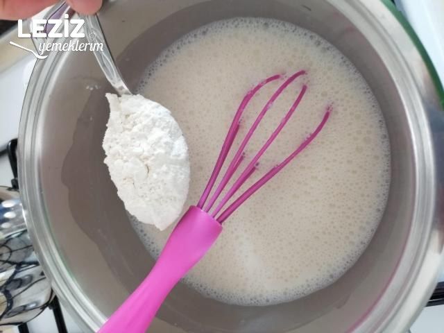 Kremalı Tarçınlı Tart Kek Tarifi