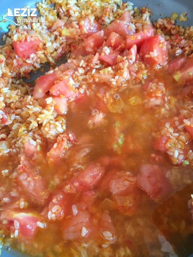 Domatesli Bulgurlu Biber Dolması