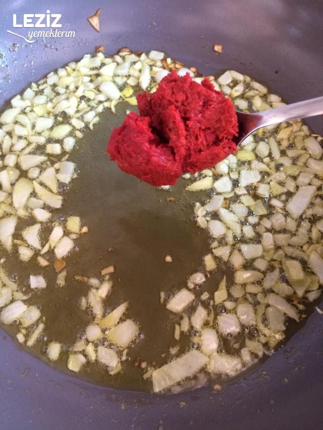 Domatesli Bulgurlu Biber Dolması