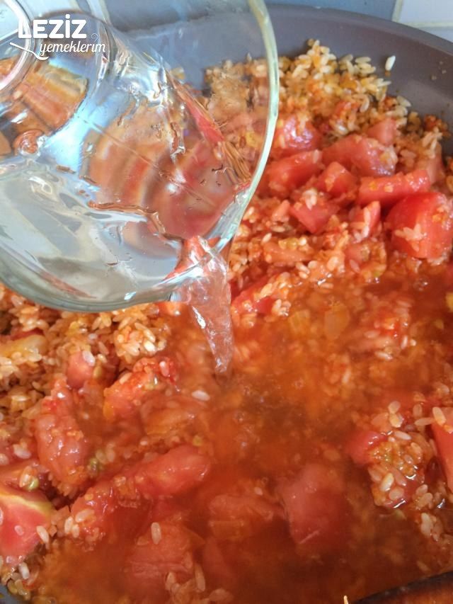 Domatesli Bulgurlu Biber Dolması