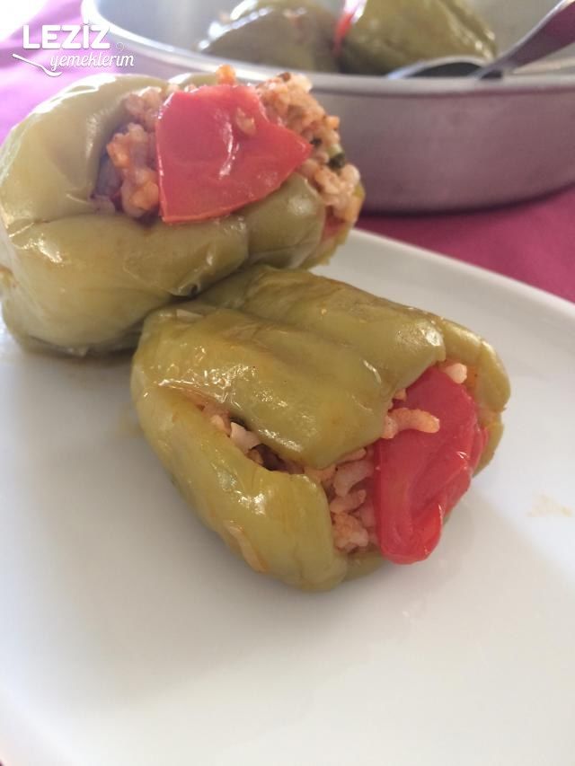 Domatesli Bulgurlu Biber Dolması
