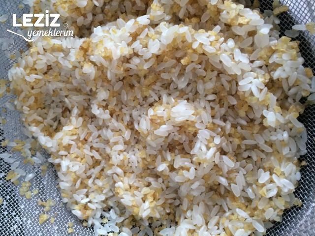 Domatesli Bulgurlu Biber Dolması