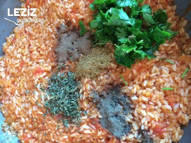 Domatesli Bulgurlu Biber Dolması