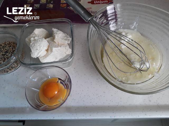 Baklava Yufkasından Çıtır Börek Yapımı