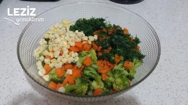 Yoğurtlu Brokoli Salatası Nasıl Yapılır