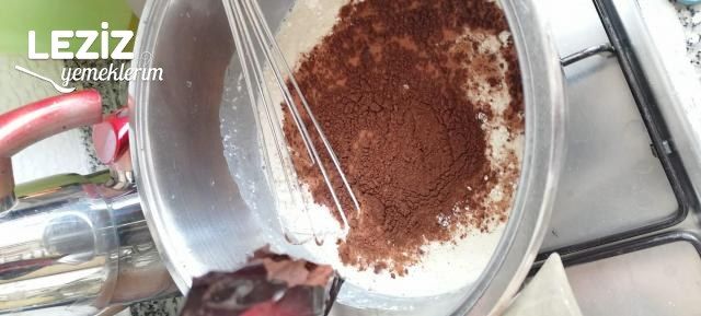 Kolay Borcam Pastası (Püf Noktalarıyla)