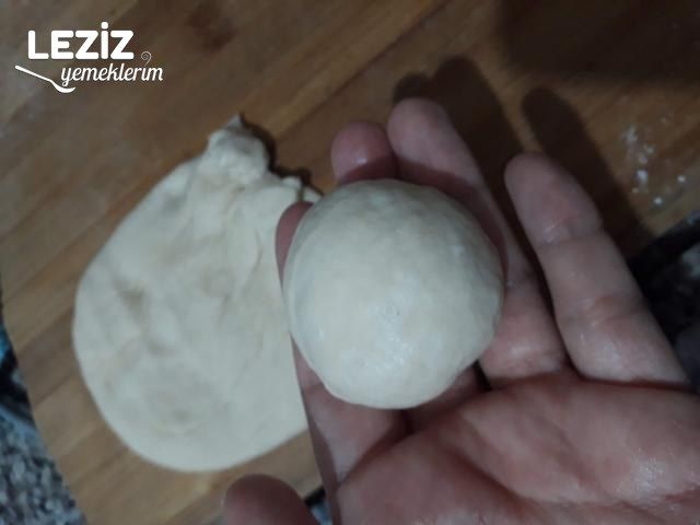 Saçaklı (Sakallı) Poğaça