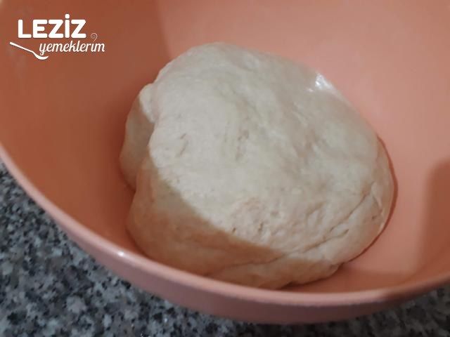 Saçaklı (Sakallı) Poğaça