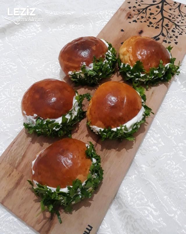 Saçaklı (Sakallı) Poğaça