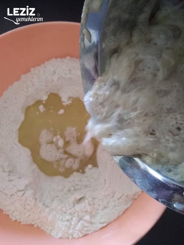 Saçaklı (Sakallı) Poğaça