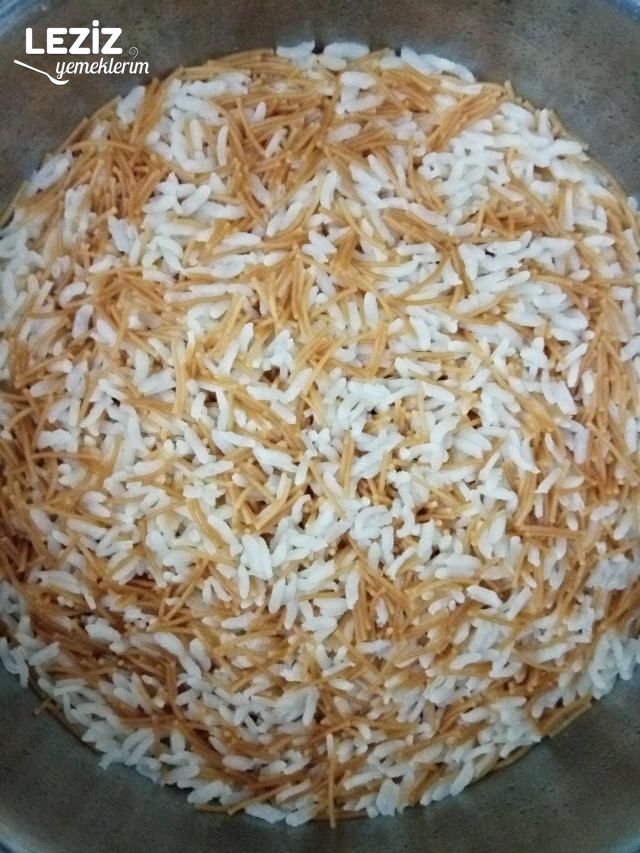 Tel Şehriyeli Pirinç Pilavı Tarifi