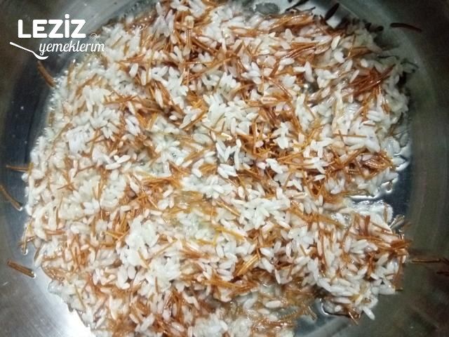Tel Şehriyeli Pirinç Pilavı Tarifi