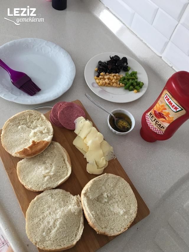 Şipşak Pizza (Burger Ekmeğ İle)