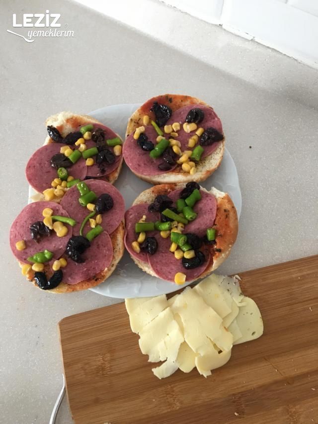 Şipşak Pizza (Burger Ekmeğ İle)