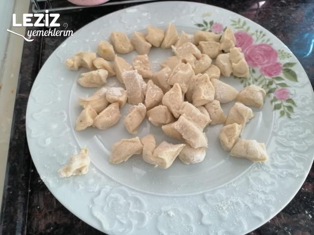 Ev Yapımı Patatesli Kolay Mantı