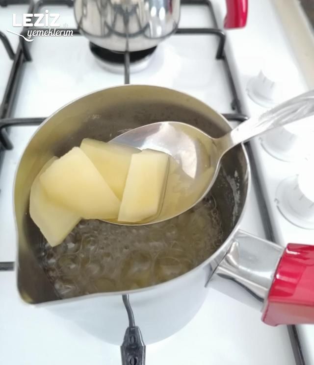 Ev Yapımı Patatesli Kolay Mantı