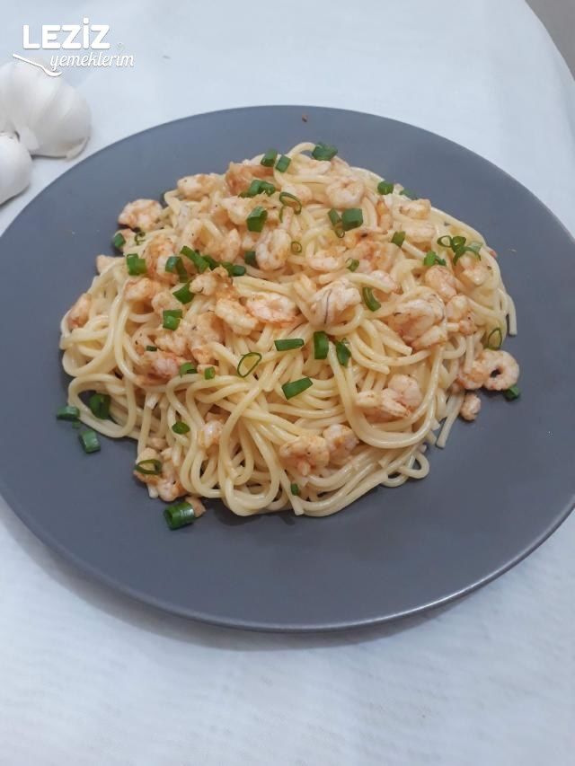 Enfes Soslu Karidesli Makarna