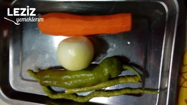 Bir Karnabahardan Üç Çeşit Yemek (Seç Seç Ye)