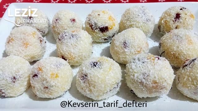 Fındık Dolgulu Kuru Meyveli İrmik Topları