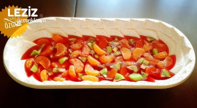 Karışık Meyveli Jöleli Muhallebi