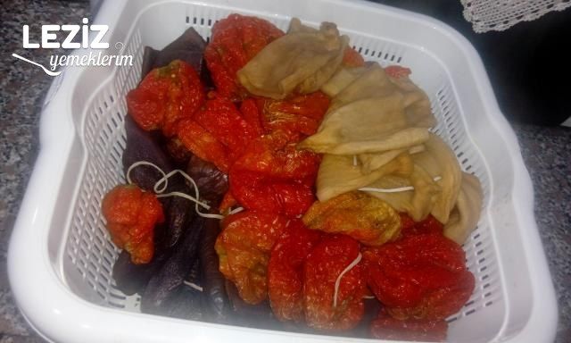 Zeytinyağlı Kuru Dolma Nasıl Yapılır?