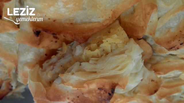 Enfes Pratik Patatesli Börek