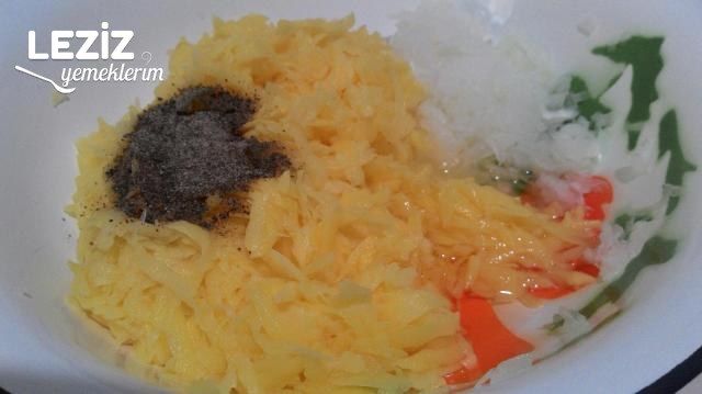 Enfes Pratik Patatesli Börek