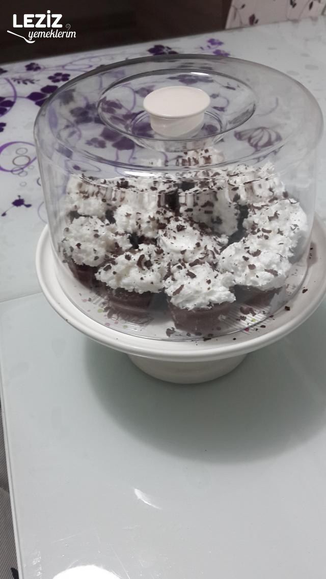 Kakaolu Şantili Minik Kekler